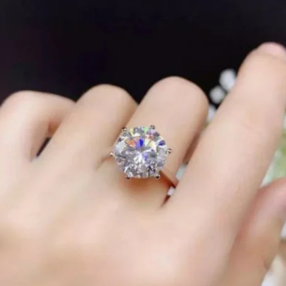 Certified 5ct. t.w. Diamond Moissanite Round Solitaire Engagement Ring NEW